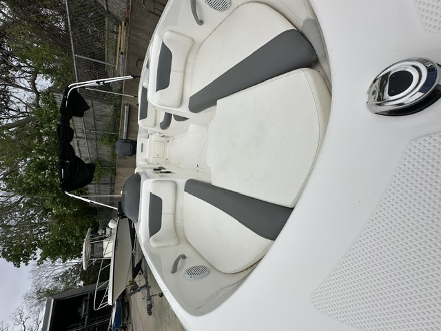 BAYLINER BOAT INSIDE BAYLINER POWER BOAT
